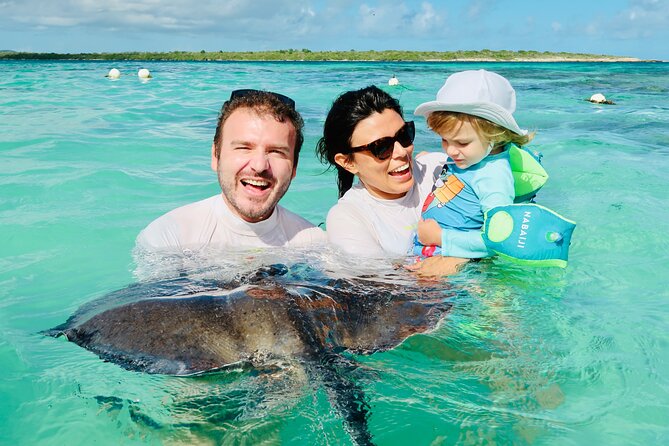 6-Hours Tour East Coast of Antigua: Stingray City, Lunch & Beach - Stingray City is the reason to go