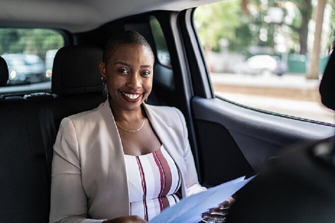 Antigua Airport Private Roundtrip Transfer to and from Royalton Antigua Resort - Flight tracking and the first 30 to 40 minutes