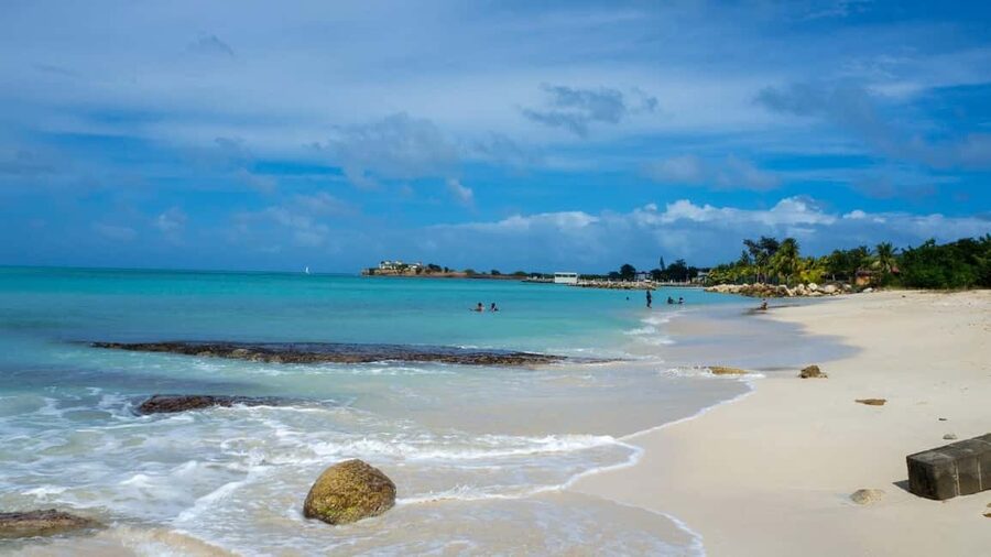 Antigua - Discover and Relax on 2 beaches - Who will enjoy this Antigua beach tour?