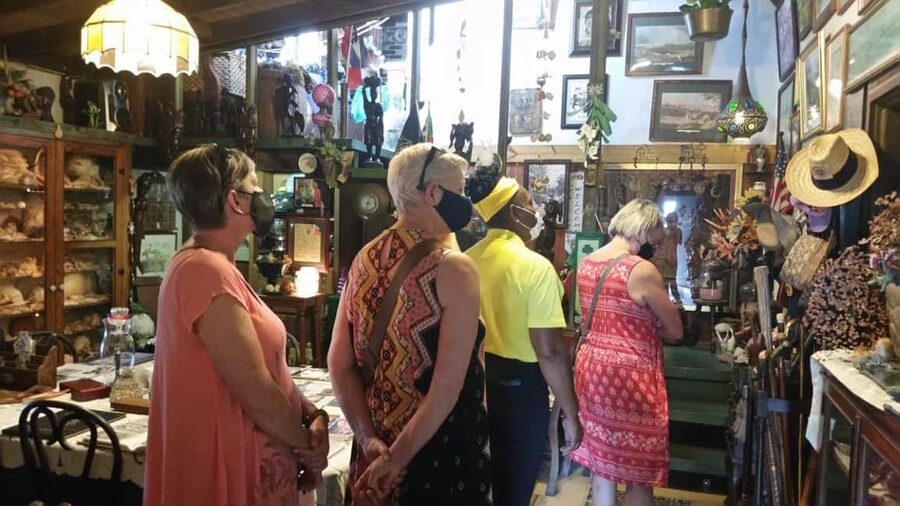Antiguan experience home tour with local guide with lunch - Through Antigua’s villages and countryside