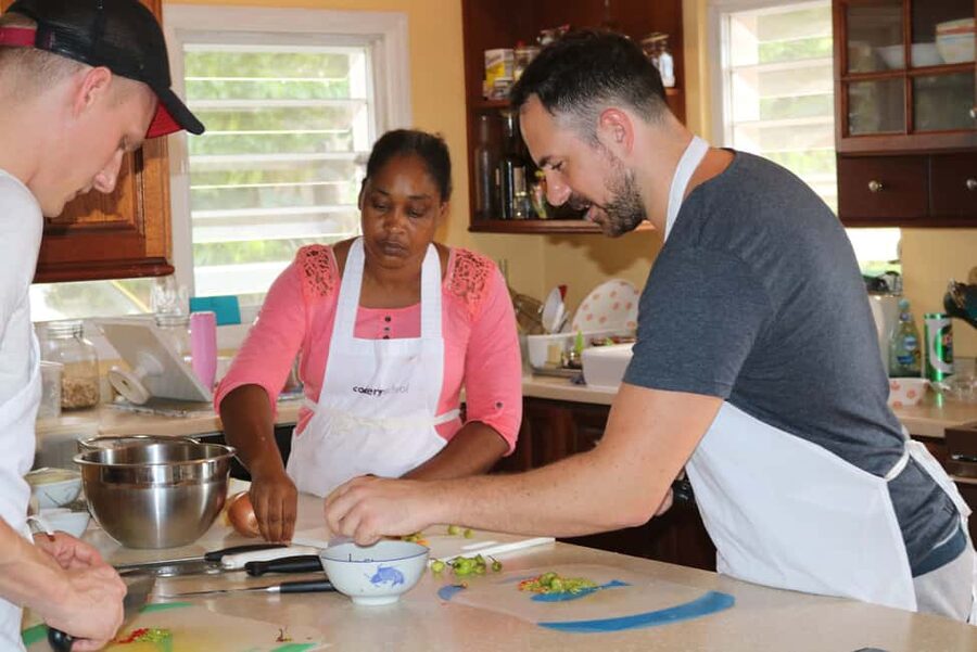 Coordinating Curry Cooking Class - Cooking curry in an Antiguan home