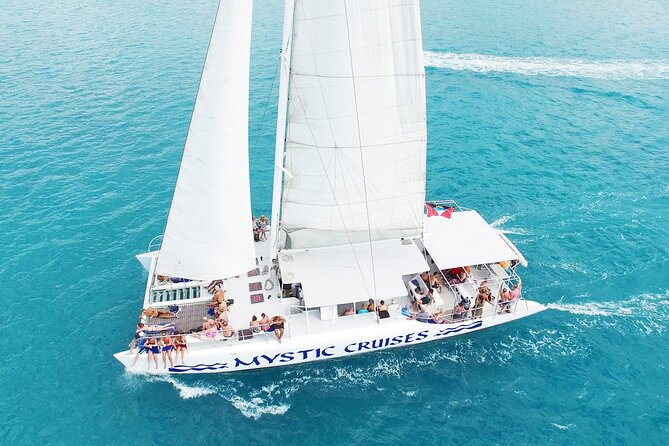 Sail and Snorkel at Cades Reef - A Secluded Bay and an Hour on the Beach