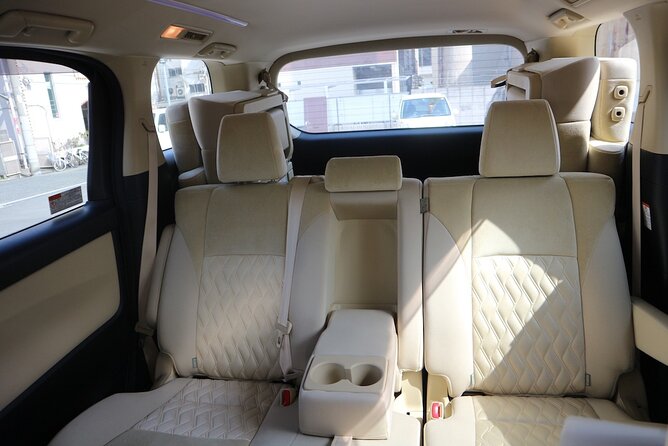 Shared Roundtrip Taxi Transfer from Antigua Airport to Royalton Antigua Resort - What the shared format means for your time