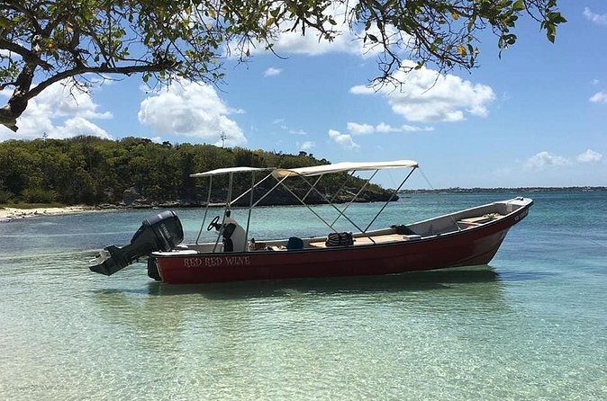 Snorkel and Exclusive Beach Exploration in Antigua - Finding a beach reached by small boat