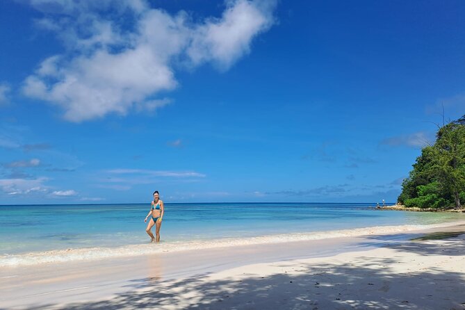 Stingray City experience, Devils Bridge and Long Bay Beach - Guides Make a Big Difference